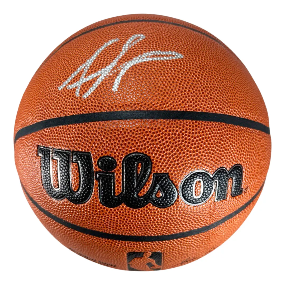 Amar'e Stoudemire Signed Wilson Authentic Series Basketball (Beckett)