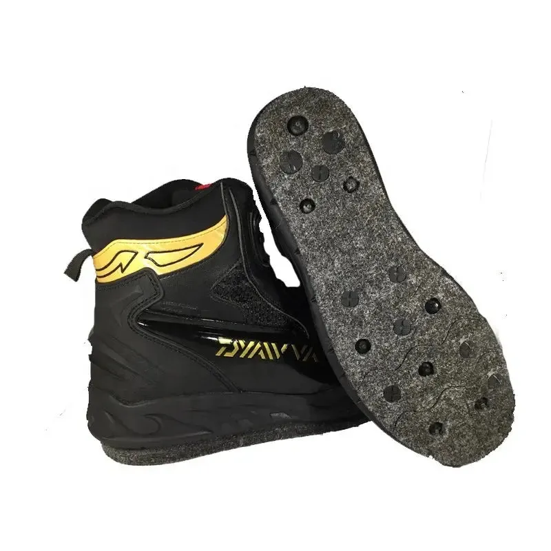 Detachable Felt Out Sole  Anti-Slip Men Rock Fishing Boot Flexible Crampons Fast Spin Lace Up Rock Fishing Shoes Wading Shoes