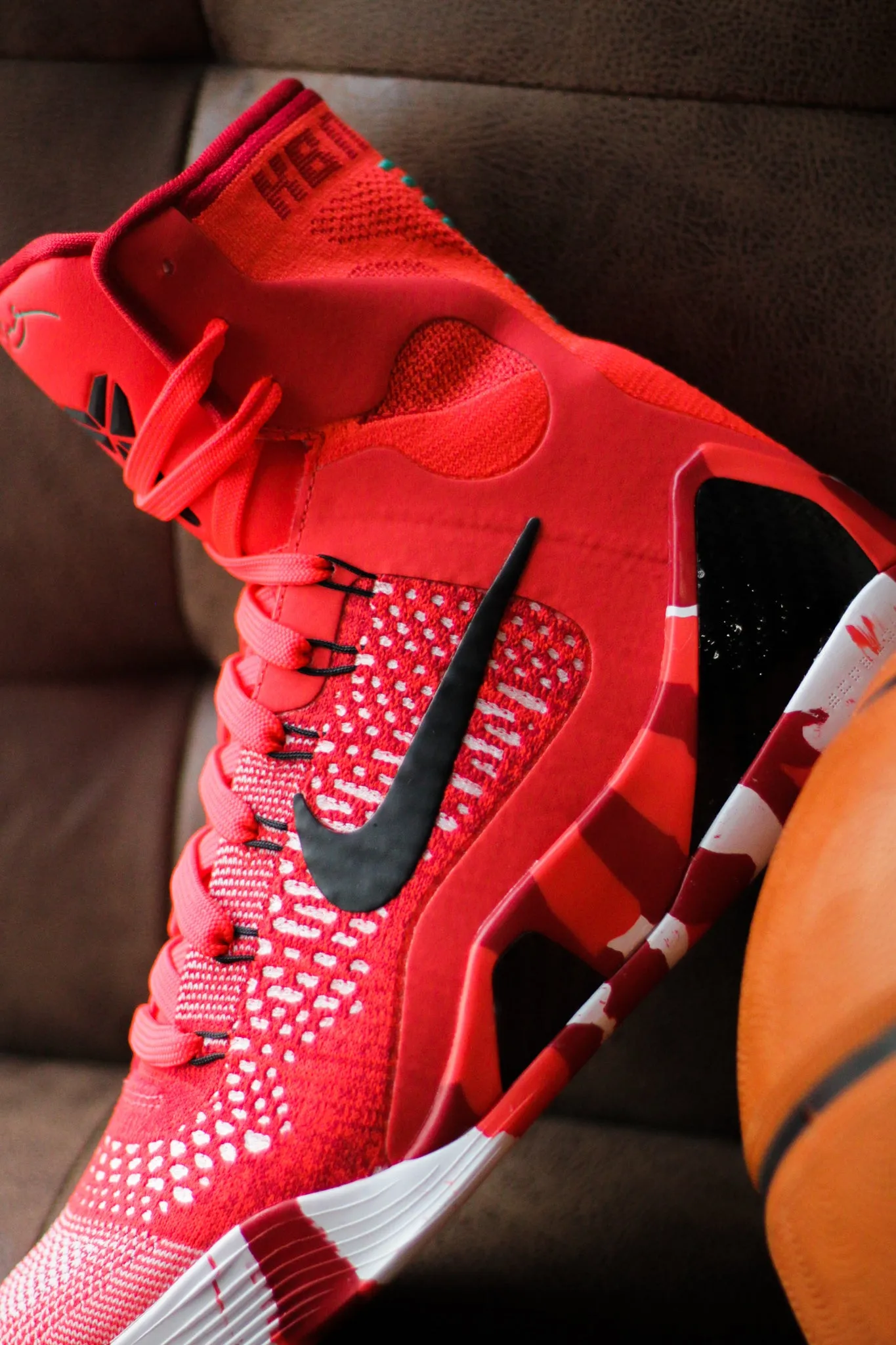 KOBE IX ELITE PROTRO "BRIGHT CRIMSON"