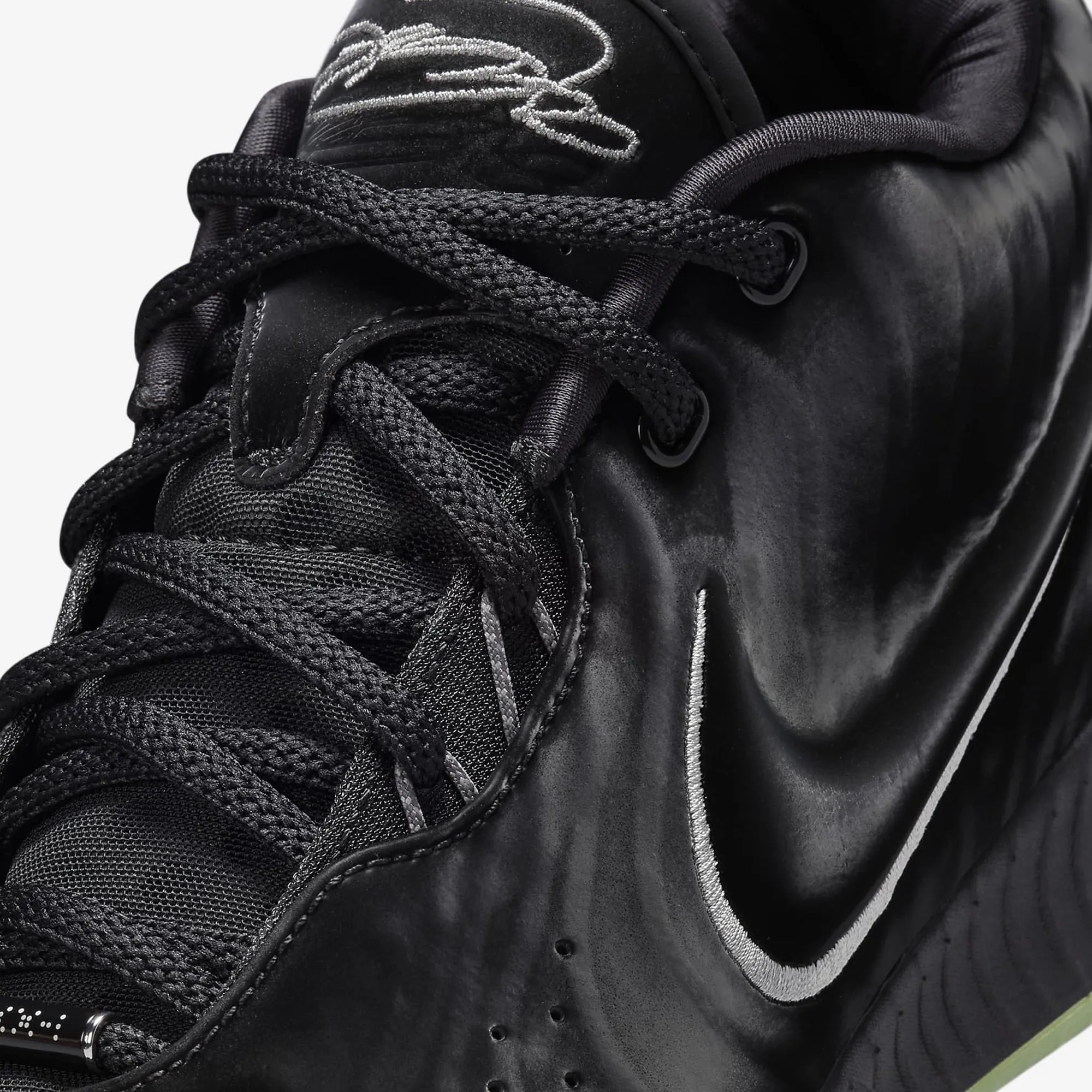 Nike | LEBRON XXI "TAHITIAN" EP  { BLACK/MTLC PEWTER-IRON GREY-OIL GREEN