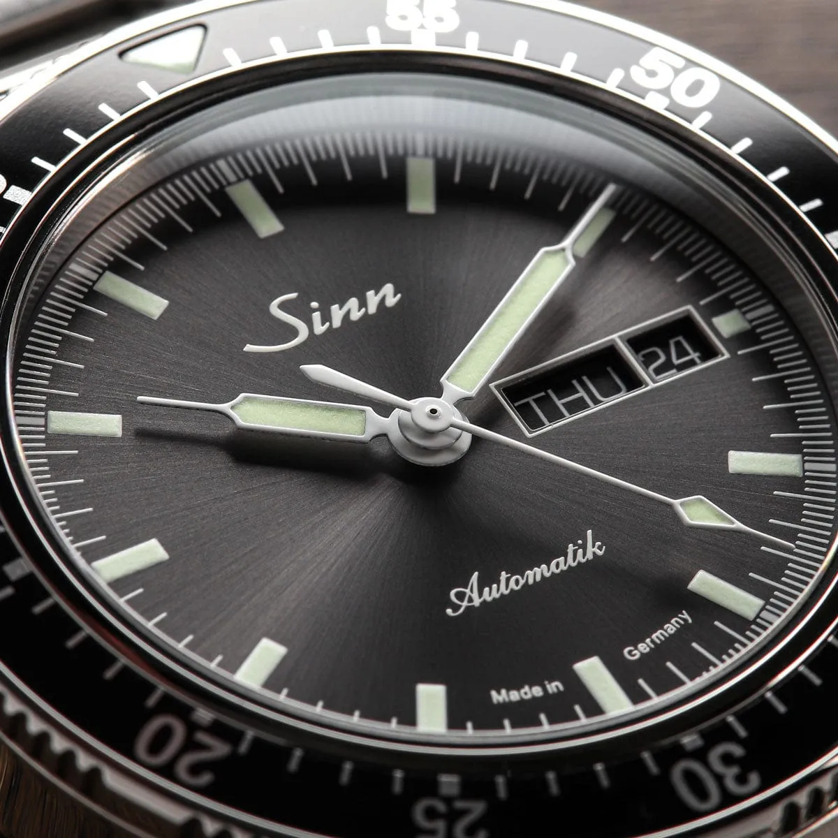 Sinn 104 St Sa I Automatic Sports Watch - Anthracite Dial - Solid Bracelet